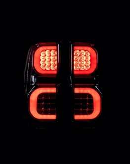 Blacked Out LED zadné svetlá pre N70 Hilux (GR Style)